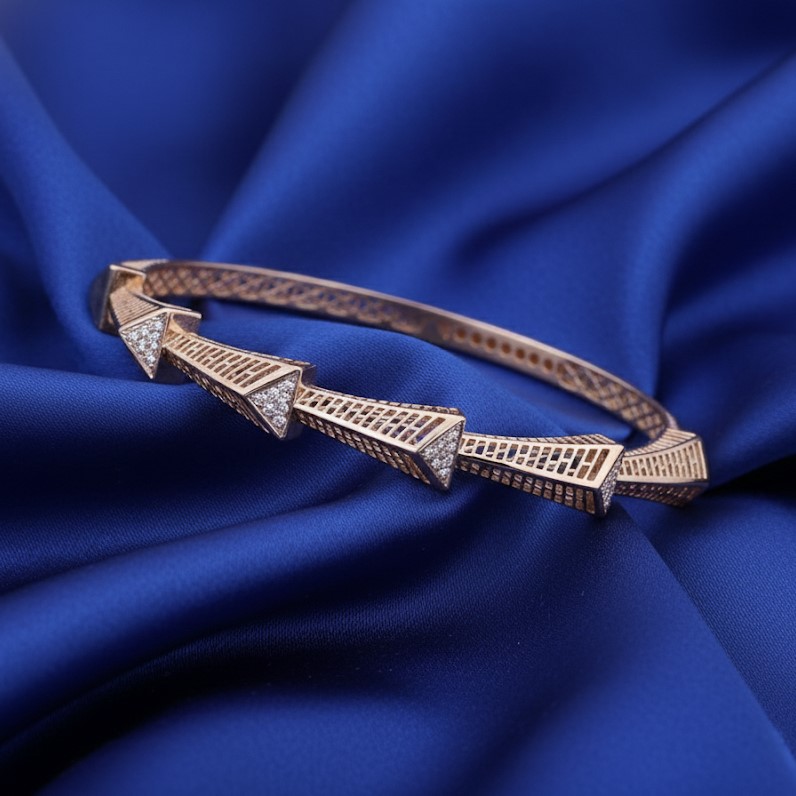 Spiked Arrow Pav? Cuff Bangle