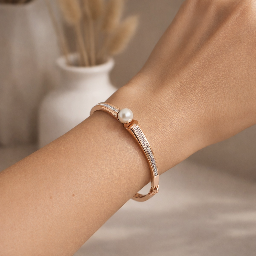 Pearl & Pav? Bar Bangle