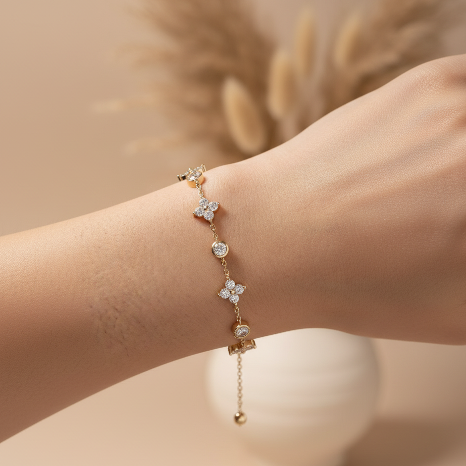 Clover & Bezel Station Adjustable Bracelet
